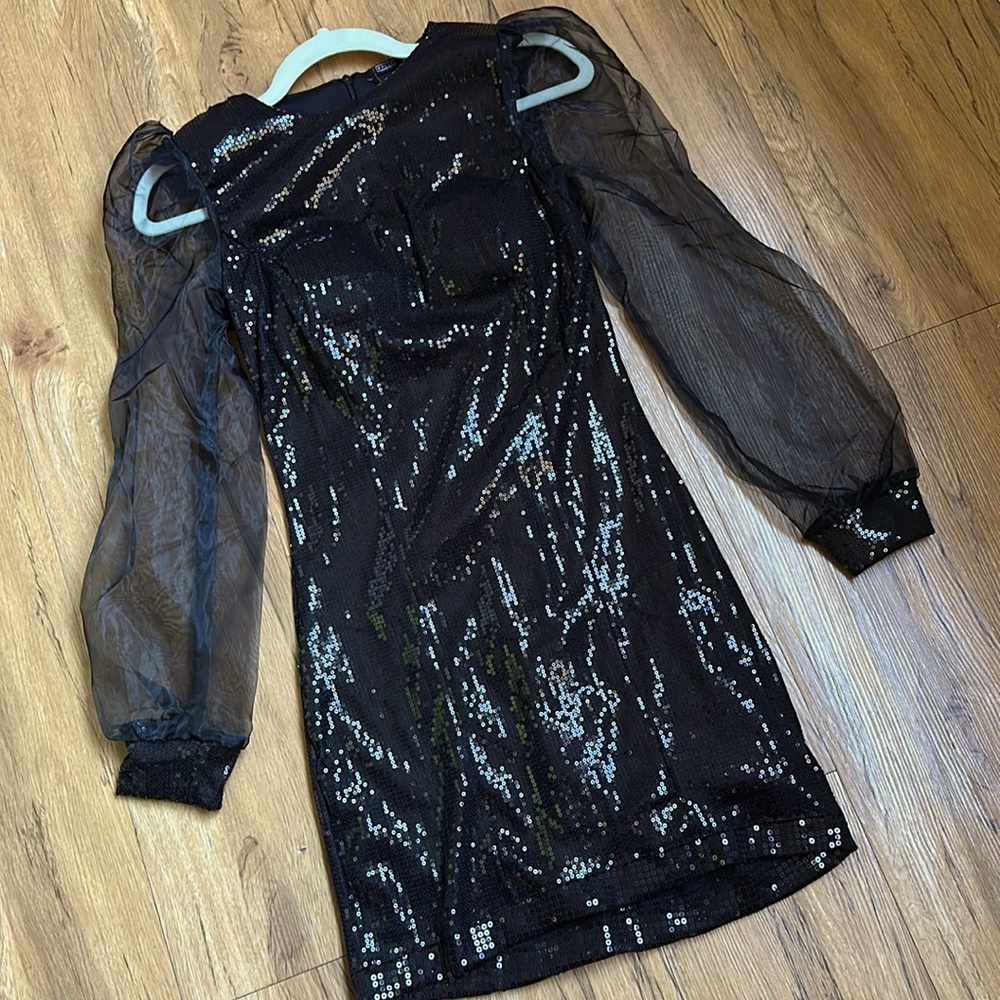 NWT BLACK LONG SLEEVE DRESS